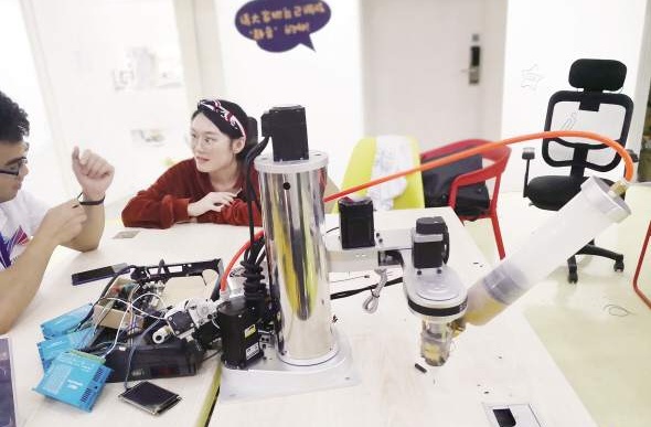 青年创客大赛厦门区，油泥3d打印机成全场最佳！